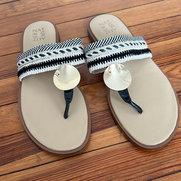 Naturalizer Frankie Black and Cream Woven Thong Sandals w/Gold Embellishment - Picture 4 of 9